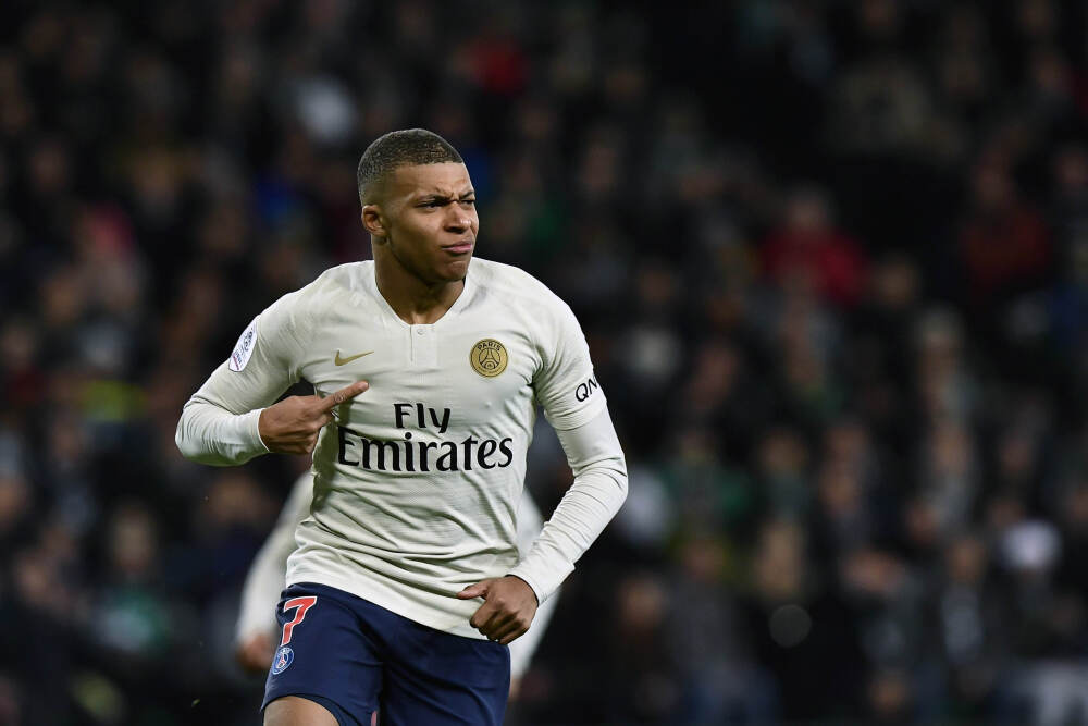 乌媒：中国“福建”号航空母舰正式服役，借鉴美国设计并实现超越